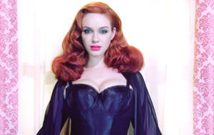Christina Hendricks nos deja entrever sus descomunales tetas en GQ