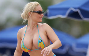 El “hiperculo” de Coco en bikini