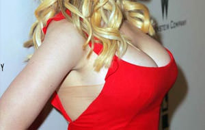 ¿De quién son estas tetas?