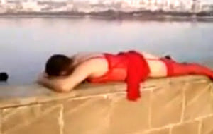 El duro despertar de una Drag queen en Baku