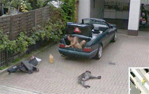 Desnudez y surrealismo en Google Street View
