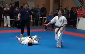 Karateka ruso inventa la hostia chilena