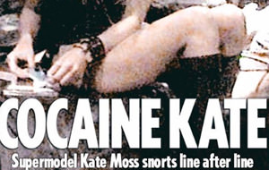 Kate Moss pillada esnifando cocaina
