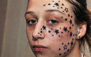 La adolescente de las 56 estrellas tatuadas y su repercusion en internet