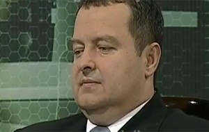 Primer ministro serbio vs. ausencia de bragas