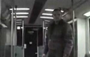 Un pasajero evita una agresión a una mujer en el metro
