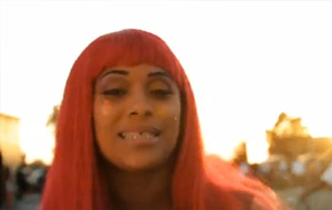 El primer videoclip de Pinky como cantante