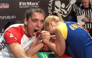 Posesión infernal en el campeonato de pulsos