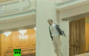 Intento de suicido en el parlamento rumano