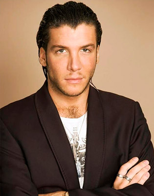 Mike Adriano