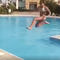 Salto a la piscina